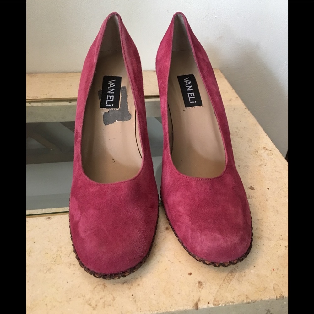 Pumps - Picture 1 of 5